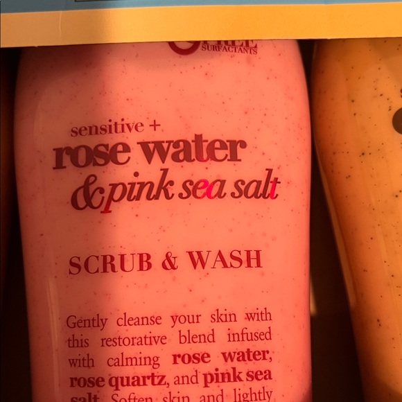 Coconut Coffee and Rose Water Scrub & Wash Set - Picture 7 of 9